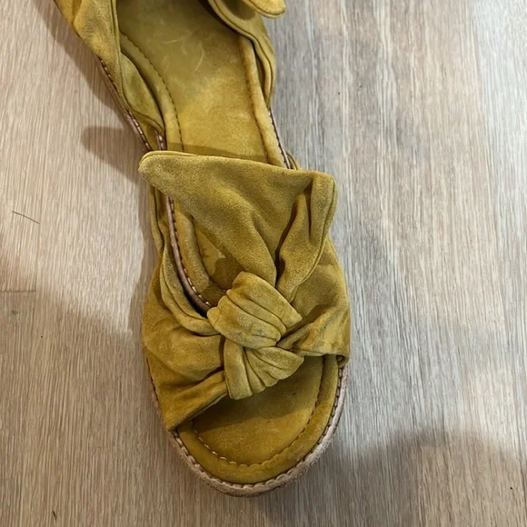 Madewell (8) | women’s Nadia Half Bow Sandal - mustard - Picture 6 of 7